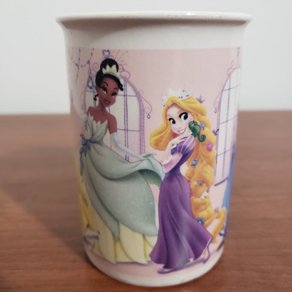 Disney Princesses Mug 2011 Pink White Base Retro Collectable - Picture 2 of 6